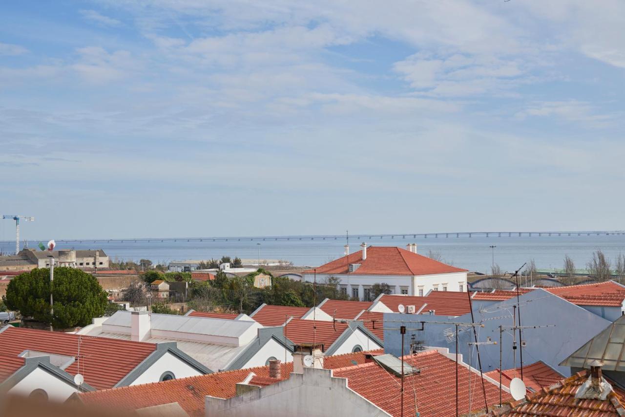 Bright Apt W Balcony, Ac, Parking, By Timecooler Lisboa Kültér fotó