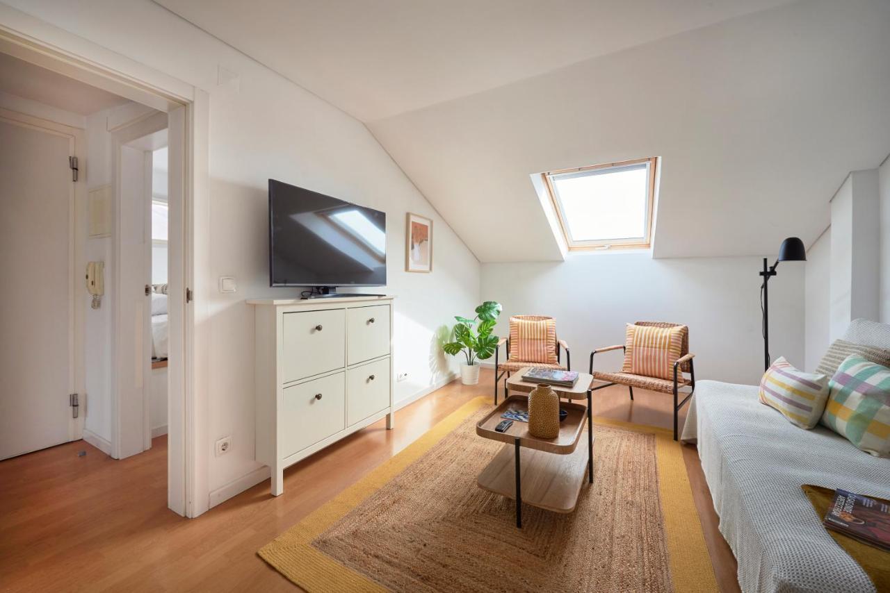 Bright Apt W Balcony, Ac, Parking, By Timecooler Lisboa Kültér fotó